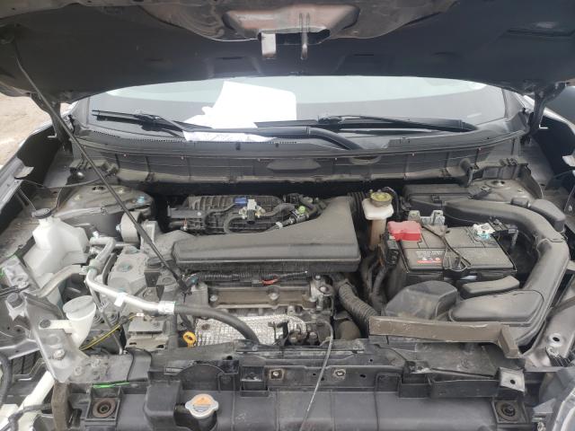 Photo 7 from auction – 2017 NISSAN ROGUE S with VIN KNMAT2MV0HP616703