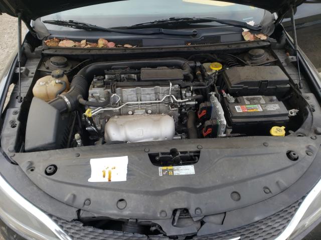 Photo 7 from auction – 2016 CHRYSLER 200 LIMITE with VIN 1C3CCCABXGN115454