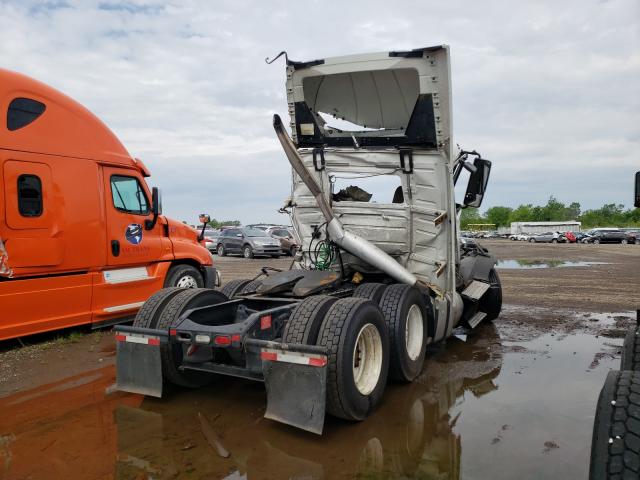 Photo 4 from auction – 2015 VOLVO VN VNL with VIN 4V4NC9EG1FN178149