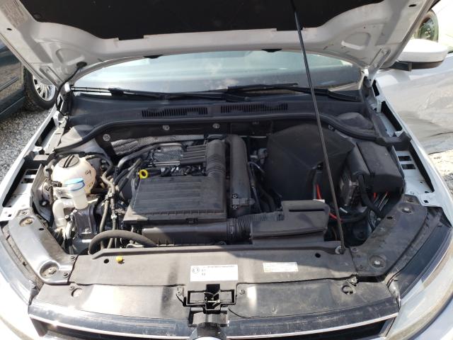 Photo 7 from auction – 2017 VOLKSWAGEN JETTA S with VIN 3VW2B7AJ1HM252526