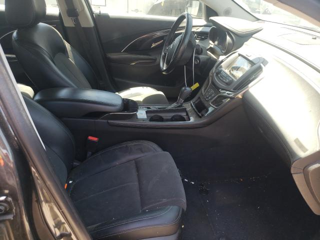 Photo 5 from auction – 2016 BUICK LACROSSE with VIN 1G4GA5GR1GF210588