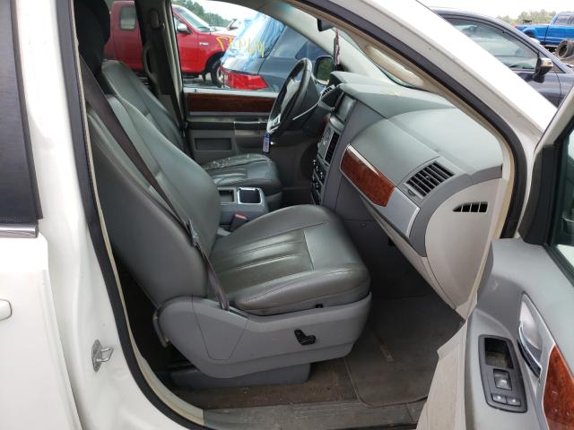 Photo 5 from auction – 2009 CHRYSLER TOWN & COU with VIN 2A8HR54179R554365