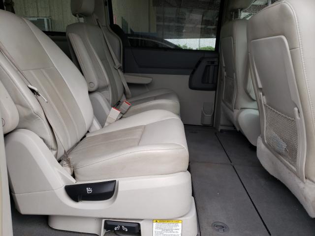 Photo 6 from auction – 2009 CHRYSLER TOWN & COU with VIN 2A8HR54149R528130