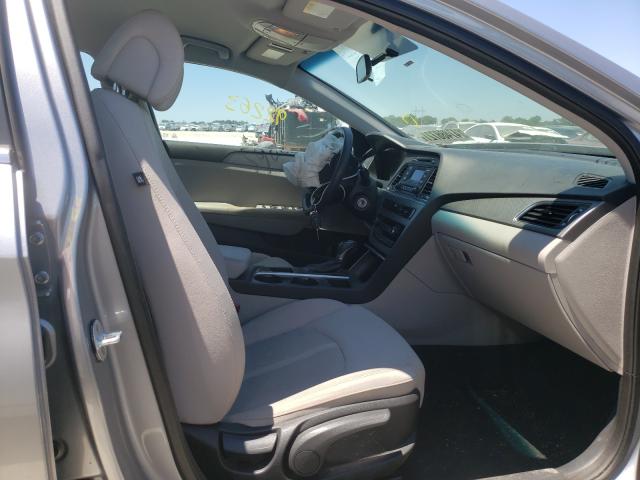 Photo 5 from auction – 2017 HYUNDAI SONATA SE with VIN 5NPE24AF3HH462030