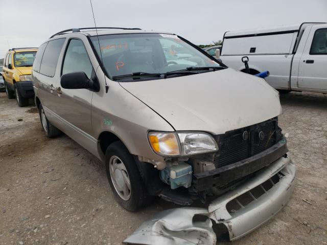 TOYOTA SIENNA LE 2000 with VIN 4T3ZF13C0YU266577 - Photo from auction