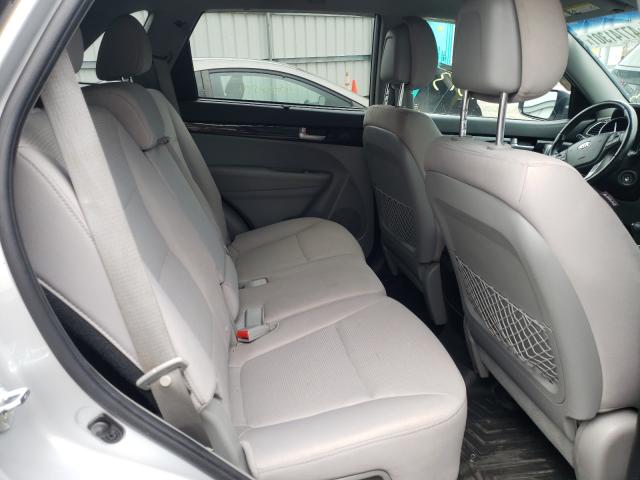Photo 6 from auction – 2015 KIA SORENTO LX with VIN 5XYKTCA62FG560965