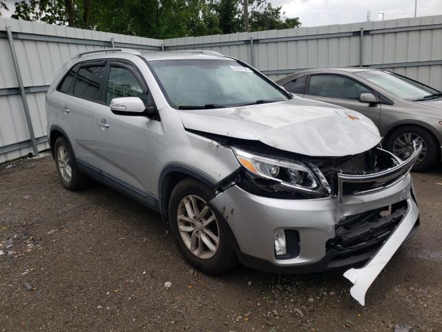 KIA SORENTO LX 2015 with VIN 5XYKTCA62FG560965 - Photo from auction