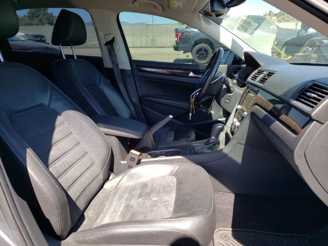 Photo 5 from auction – 2015 VOLKSWAGEN PASSAT SEL with VIN 1VWCV7A37FC030682