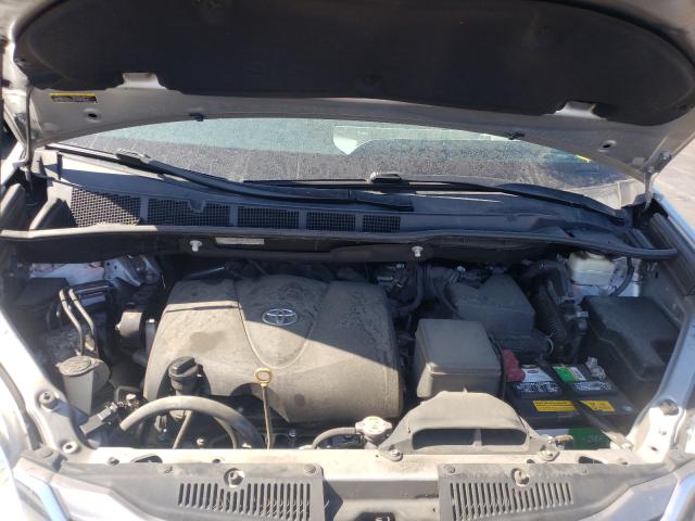 Photo 7 from auction – 2017 TOYOTA SIENNA XLE with VIN 5TDYZ3DC7HS888298