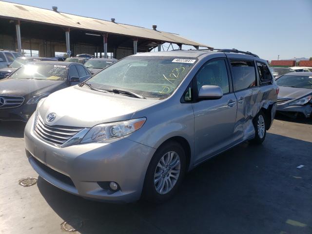 Photo 2 from auction – 2017 TOYOTA SIENNA XLE with VIN 5TDYZ3DC7HS888298