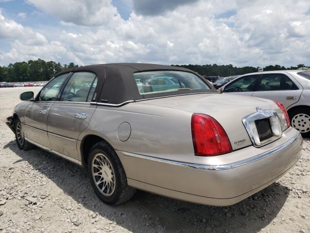 Photo 3 from auction – 2000 LINCOLN TOWN CAR S with VIN 1LNHM82W6YY868682