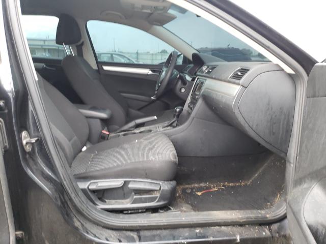 Photo 5 from auction – 2017 VOLKSWAGEN PASSAT with VIN 1VWAT7A34HC008607
