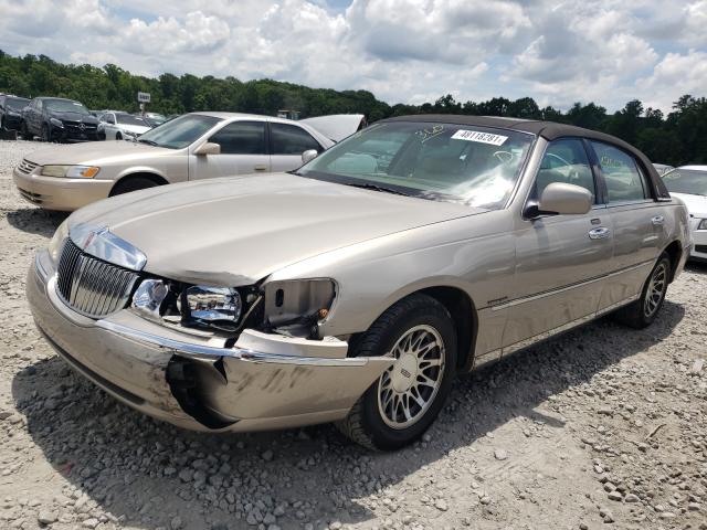 Photo 2 from auction – 2000 LINCOLN TOWN CAR S with VIN 1LNHM82W6YY868682