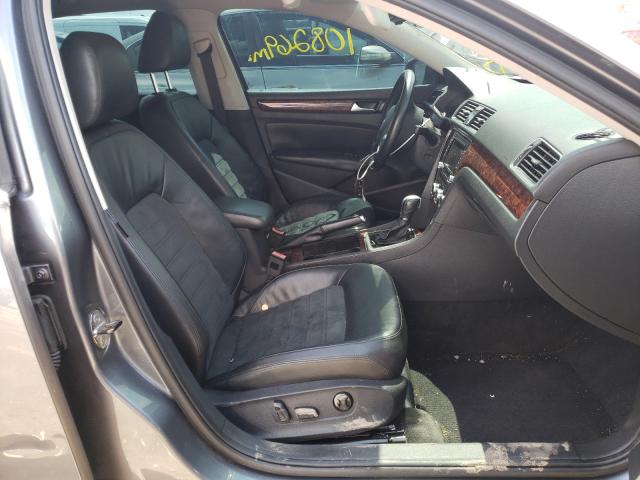 Photo 5 from auction – 2012 VOLKSWAGEN PASSAT SEL with VIN 1VWCN7A33CC101517