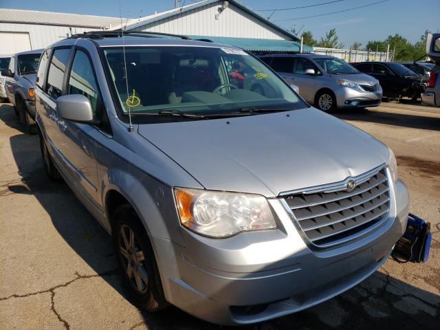 CHRYSLER TOWN & COU 2010 with VIN 2A4RR5D1XAR131984 - Photo from auction