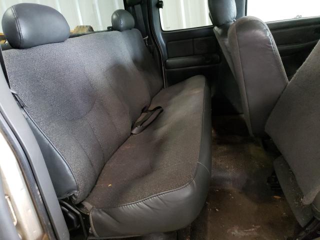 Photo 6 from auction – 2004 CHEVROLET SILVERADO with VIN 2GCEK19V841304532