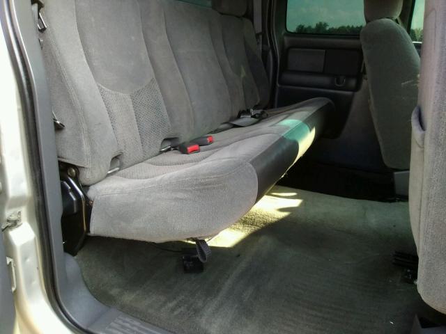 Photo 6 from auction – 2005 CHEVROLET SILVERADO with VIN 1GCHC29U95E128078