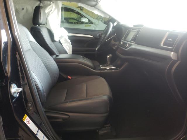 Photo 5 from auction – 2018 TOYOTA HIGHLANDER with VIN 5TDBZRFHXJS901553