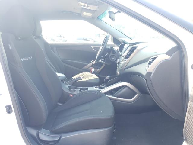 Photo 5 from auction – 2017 HYUNDAI VELOSTER with VIN KMHTC6AD5HU304787