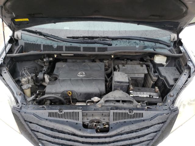 Photo 7 from auction – 2011 TOYOTA SIENNA with VIN 5TDZK3DC6BS072358