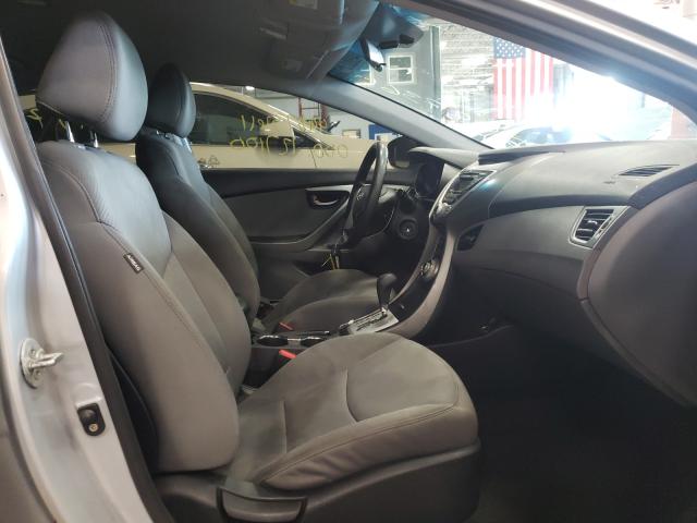 Photo 5 from auction – 2012 HYUNDAI ELANTRA GL with VIN 5NPDH4AE7CH066659