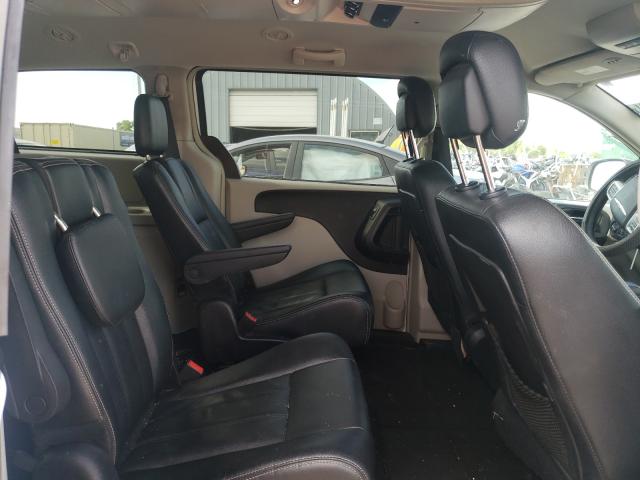 Photo 6 from auction – 2016 CHRYSLER TOWN & COU with VIN 2C4RC1BG2GR268045