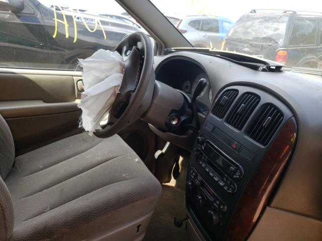 Photo 9 from auction – 2004 CHRYSLER TOWN & COU with VIN 2C4GP44R84R594357