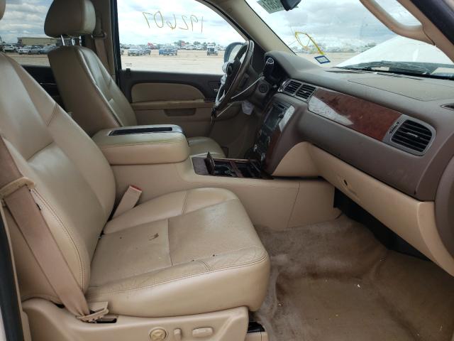 Photo 5 from auction – 2011 CHEVROLET SUBURBAN K with VIN 1GNSKKE33BR235077