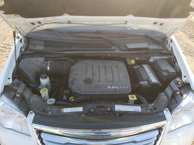Photo 7 from auction – 2012 CHRYSLER TOWN & COU with VIN 2C4RC1BG3CR192068