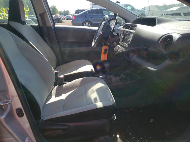 Photo 5 from auction – 2016 TOYOTA PRIUS C with VIN JTDKDTB37G1121229