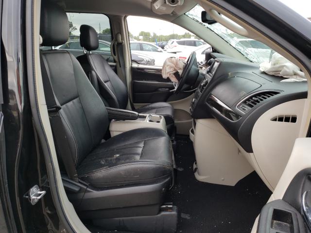 Photo 5 from auction – 2015 CHRYSLER TOWN & COU with VIN 2C4RC1BG0FR547525