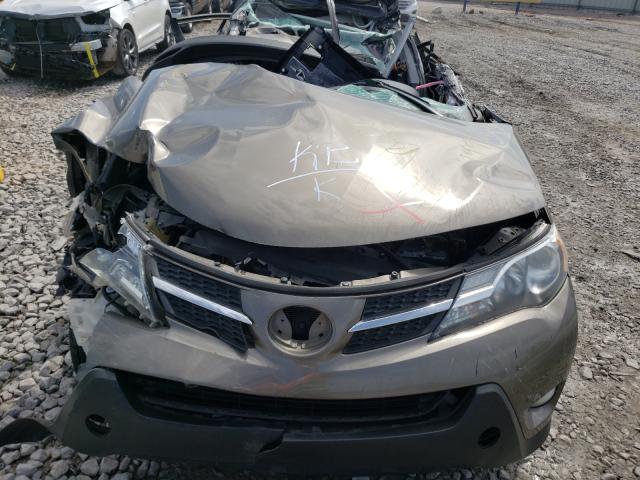Photo 7 from auction – 2015 TOYOTA RAV4 XLE with VIN JTMWFREV6FD053711