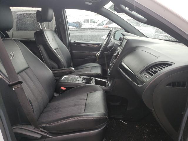 Photo 5 from auction – 2015 CHRYSLER TOWN & COU with VIN 2C4RC1HG0FR719933