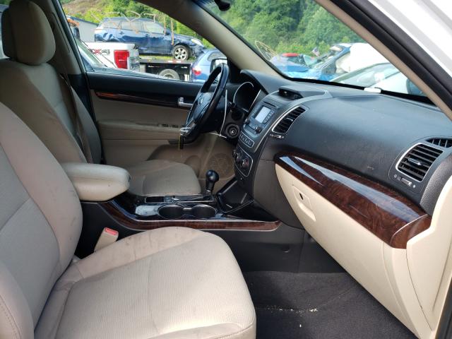 Photo 5 from auction – 2014 KIA SORENTO LX with VIN 5XYKT3A65EG531491