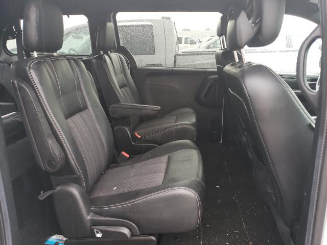Photo 6 from auction – 2015 CHRYSLER TOWN & COU with VIN 2C4RC1HG0FR719933