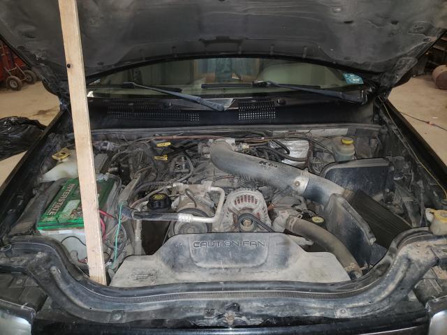 Photo 7 from auction – 2001 JEEP LAREDO with VIN 1J4GW48S51C682197