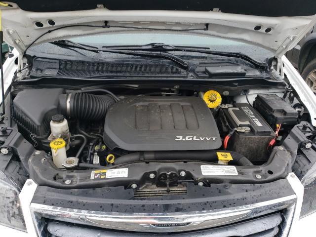 Photo 7 from auction – 2015 CHRYSLER TOWN & COU with VIN 2C4RC1HG0FR719933