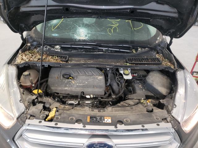 Photo 7 from auction – 2018 FORD ESCAPE SE with VIN 1FMCU9GD1JUA09763