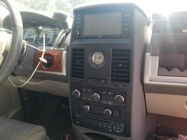 Photo 9 from auction – 2008 CHRYSLER TOWN & COU with VIN 2A8HR54P38R728189