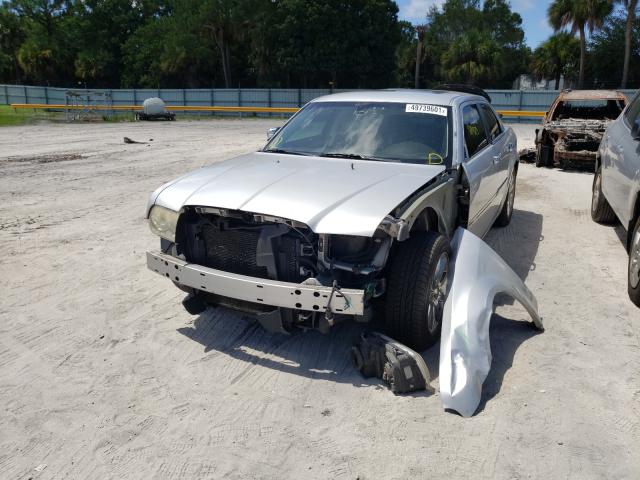 Photo 9 from auction – 2009 CHRYSLER 300 LIMITE with VIN 2C3KA33V79H600543