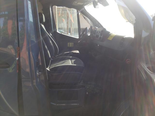 Photo 5 from auction – 2019 MERCEDES-BENZ SPRINTER 2 with VIN WD4PF0CD9KP102036