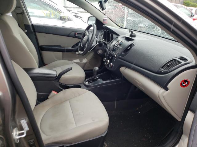 Photo 5 from auction – 2010 KIA FORTE EX with VIN KNAFU4A2XA5223203
