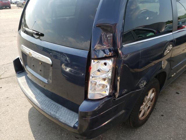 Photo 9 from auction – 2008 CHRYSLER TOWN & COU with VIN 2A8HR54P48R833615