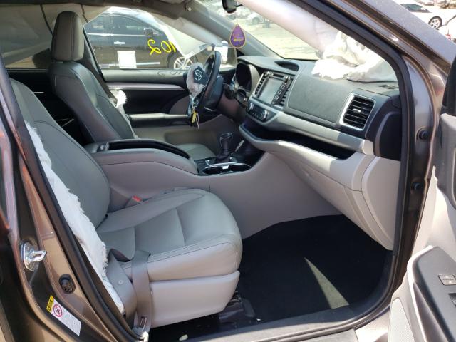 Photo 5 from auction – 2016 TOYOTA HIGHLANDER with VIN 5TDKKRFH9GS505207