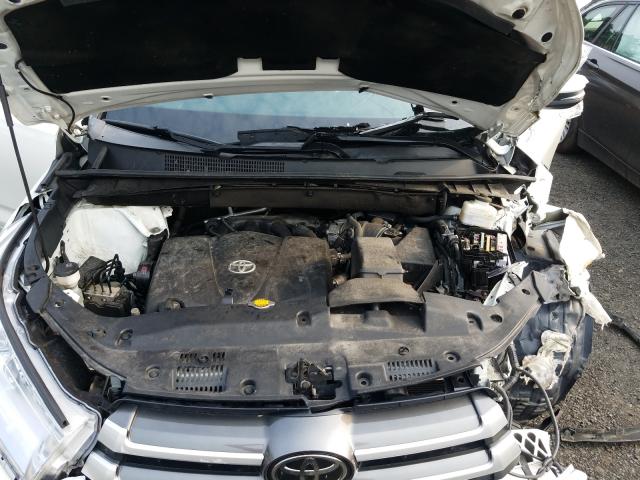 Photo 7 from auction – 2017 TOYOTA HIGHLANDER with VIN 5TDJZRFH5HS381106