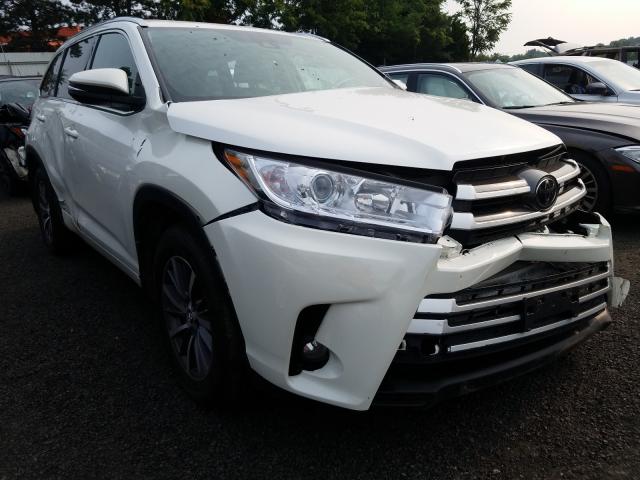 TOYOTA HIGHLANDER 2017 with VIN 5TDJZRFH5HS381106 - Photo from auction