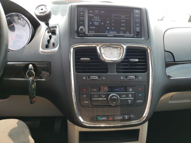 Photo 9 from auction – 2015 CHRYSLER TOWN & COU with VIN 2C4RC1BG7FR656533
