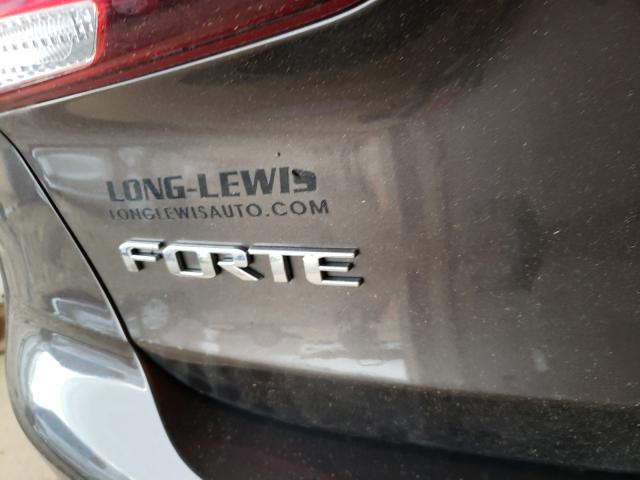 Photo 9 from auction – 2017 KIA FORTE LX with VIN 3KPFK4A70HE136557