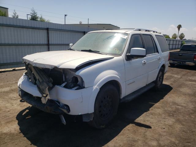 Photo 2 from auction – 2005 LINCOLN NAVIGATOR with VIN 5LMFU27555LJ13677