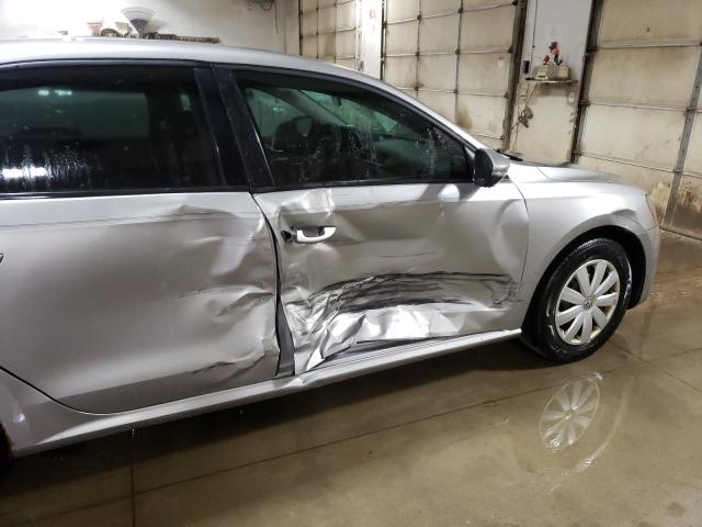 Photo 9 from auction – 2012 VOLKSWAGEN PASSAT S with VIN 1VWAP7A39CC028025